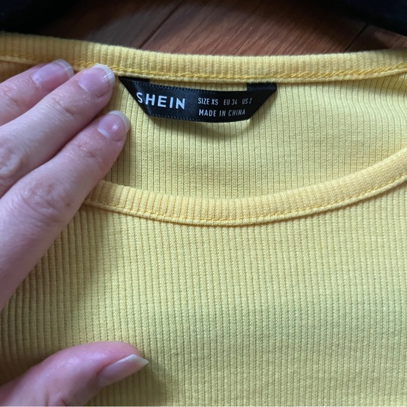 Bundle of SHEIN crop tops - XS or S - Picture 11 of 13